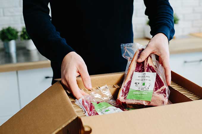 Caso Butcher Base: empaque de cartón con aislamiento térmico para carne